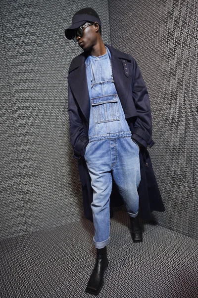 Look 18